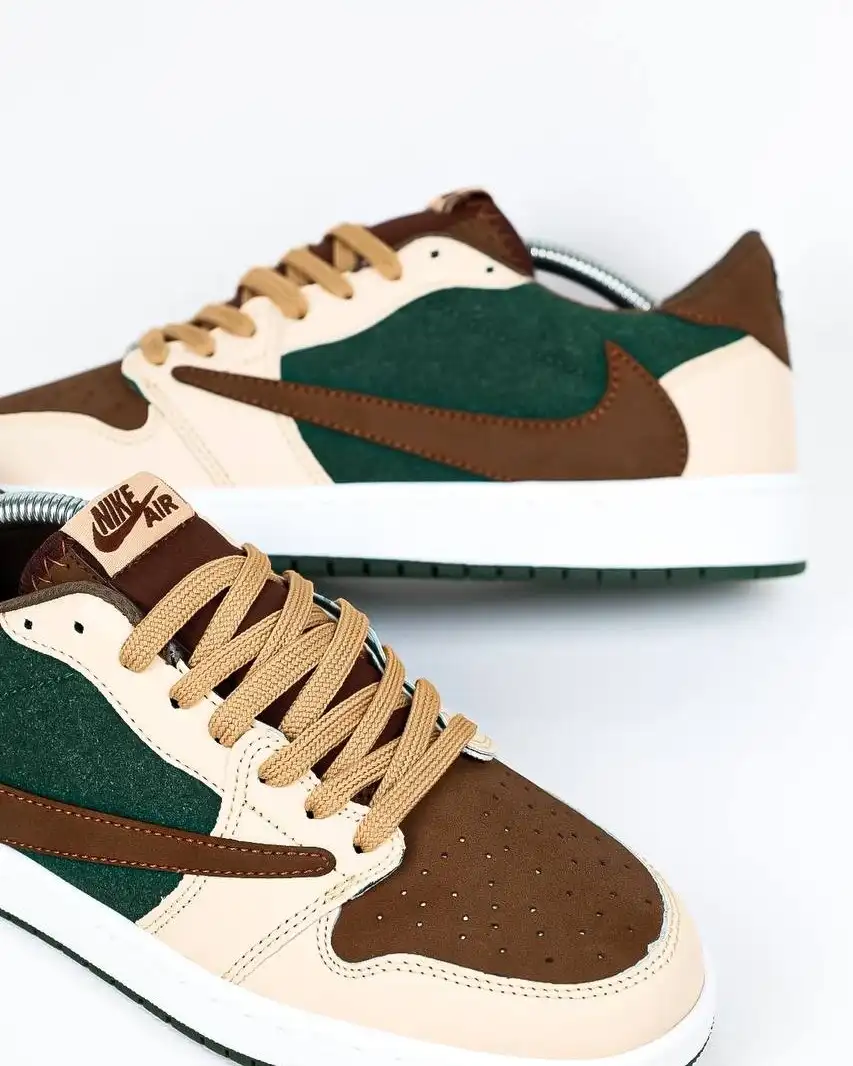 نایک تراویس اسکات