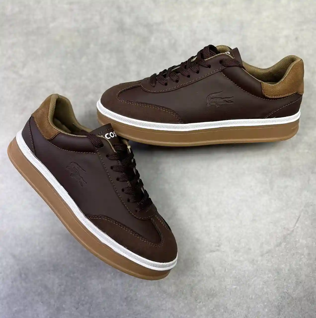 ونس لاگوست - Image 4