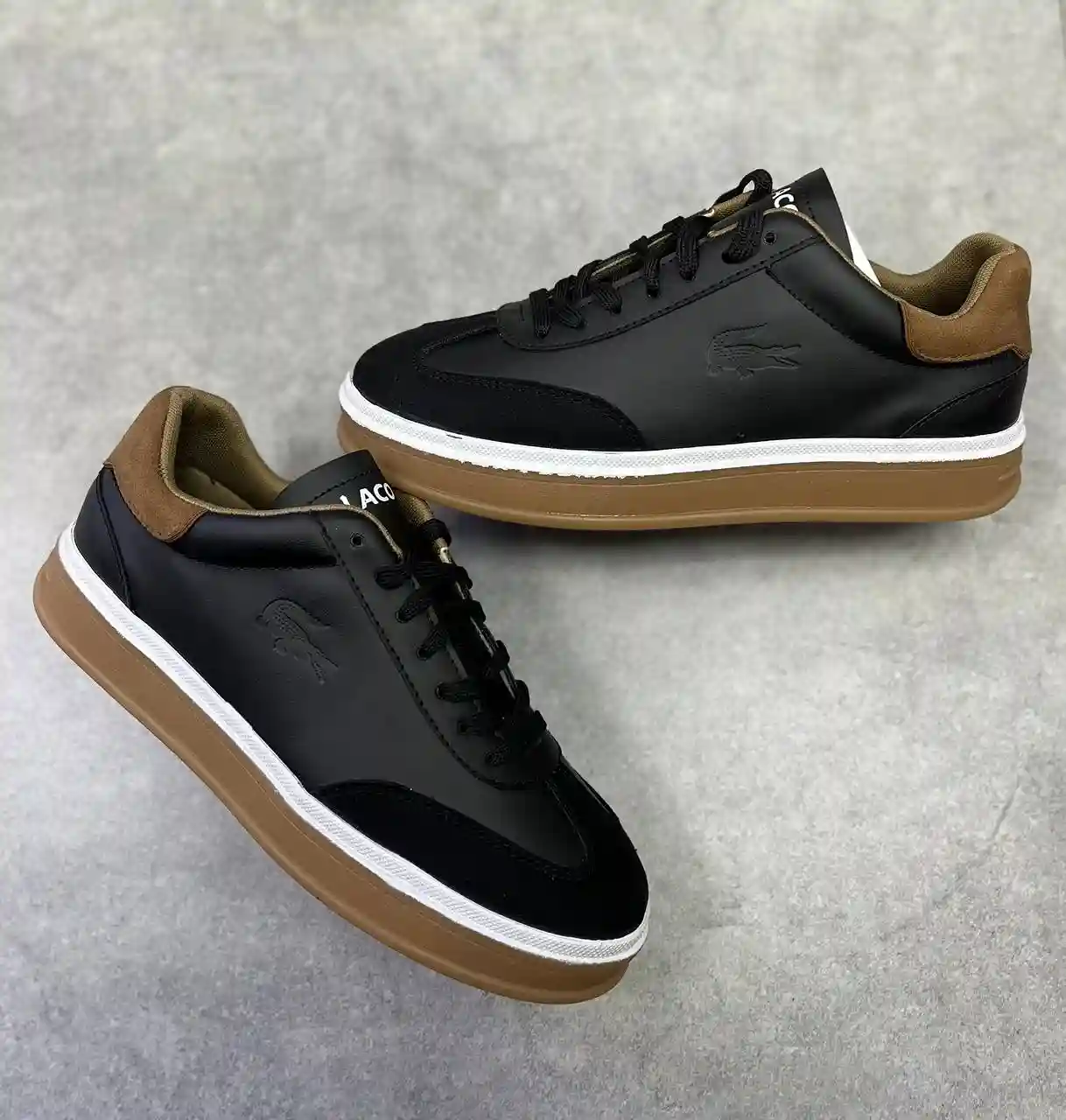 ونس لاگوست - Image 5