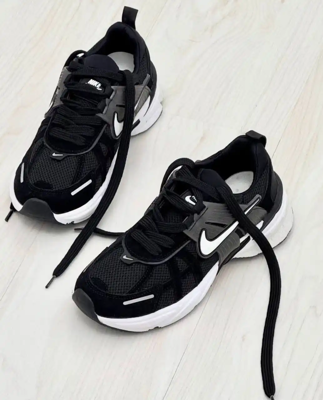 کفش مردانه نایک V2K