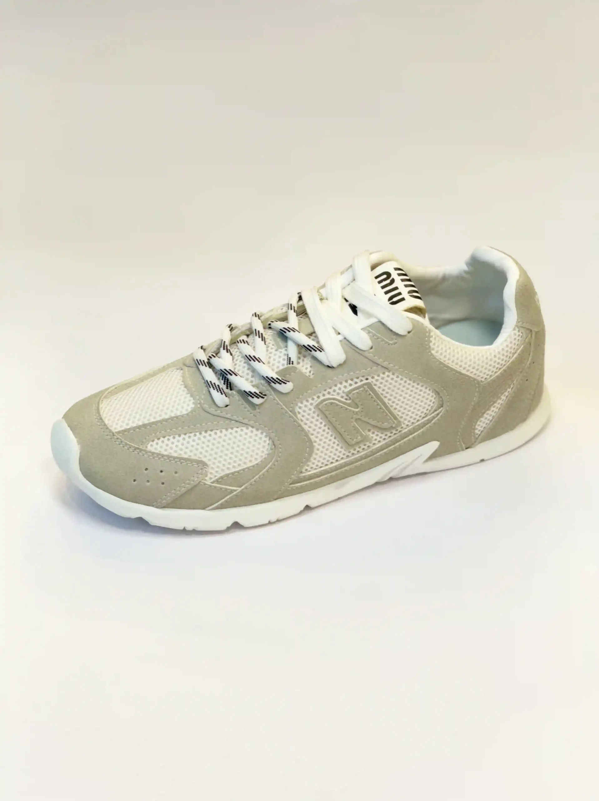 نیوبالانس میو میو