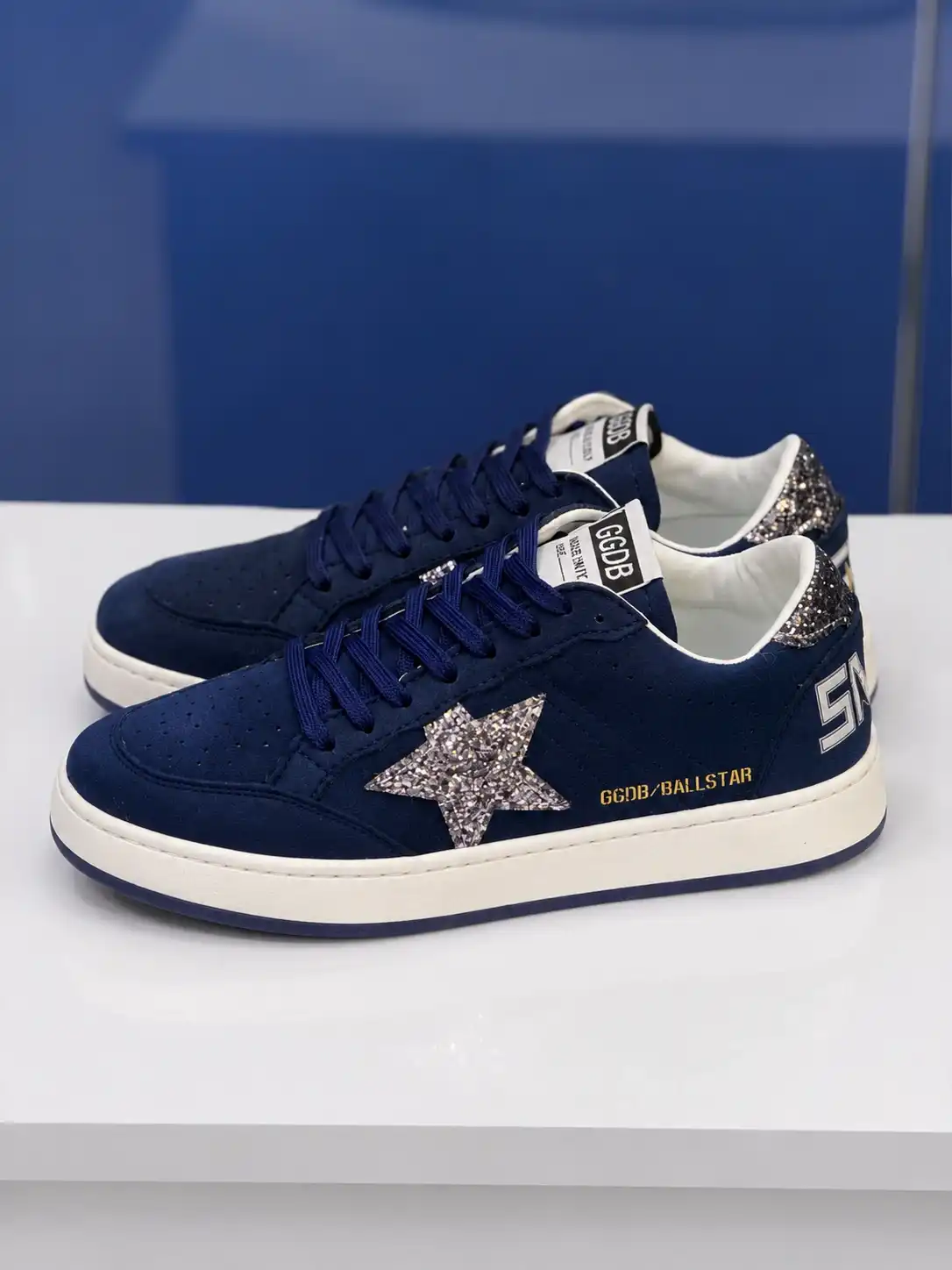 ونس گلدن گوس Golden Goose - Image 13