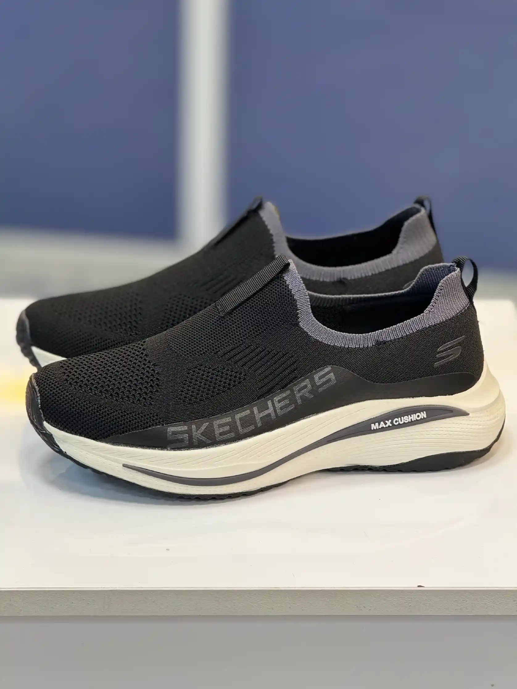 کتونی Skechers max cushion اسکیچرز
