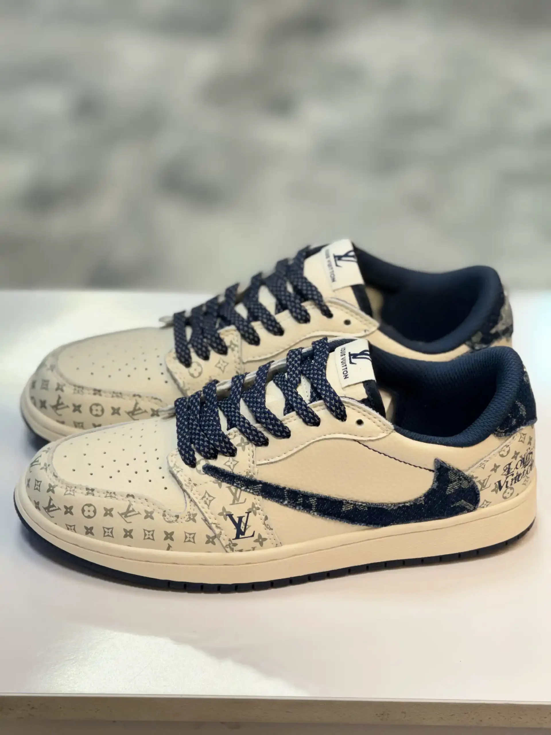 Air jordan 1 Low Travis Scott LV 2